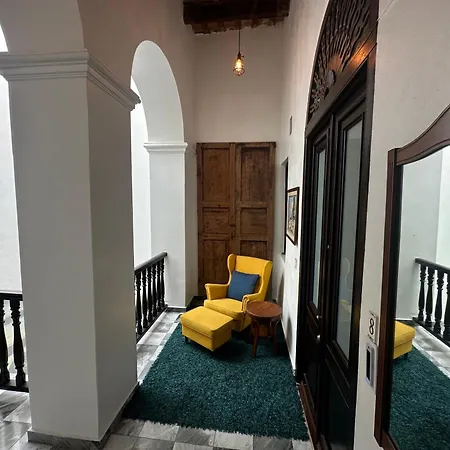 352 Boutique Guest House-2